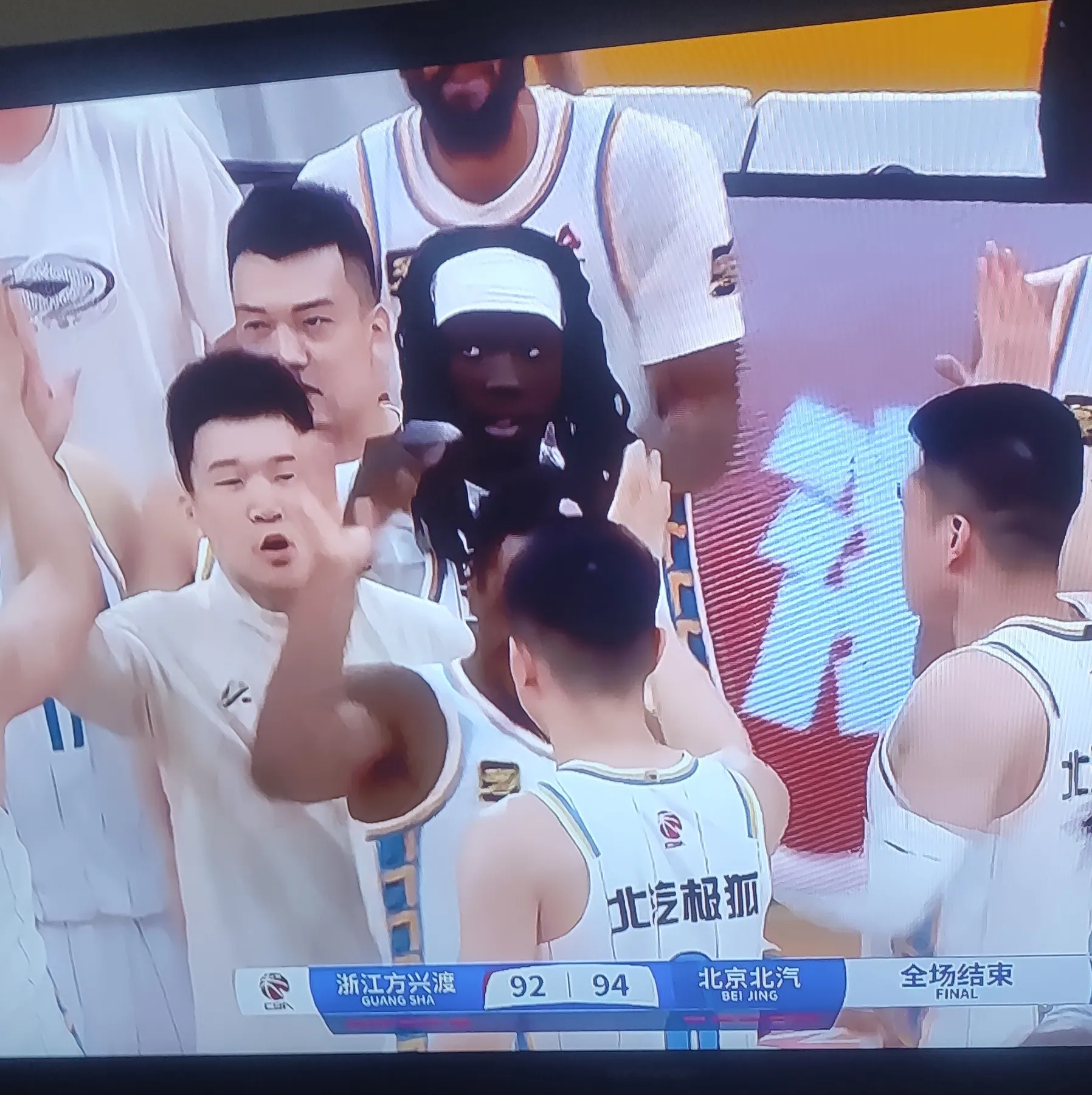 专家点评最近的一场篮球大战