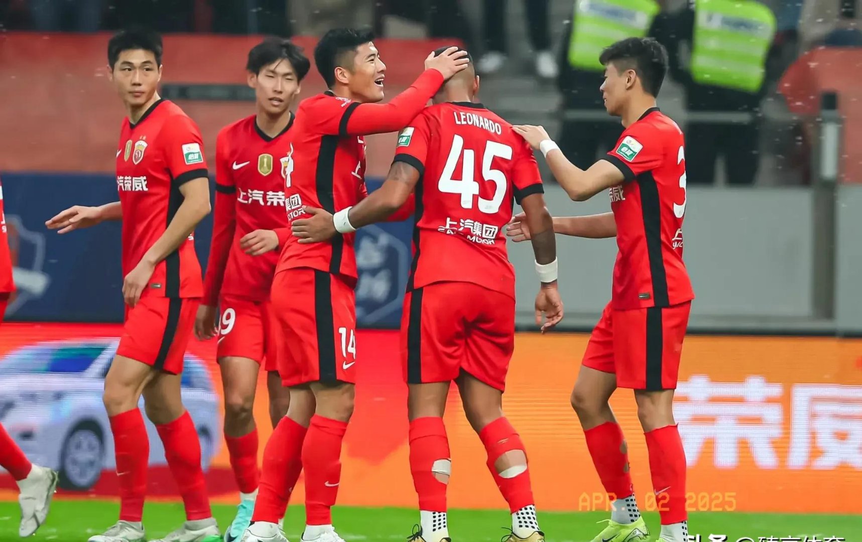 北京对阵天津：两队争夺胜利，胜利者晋级