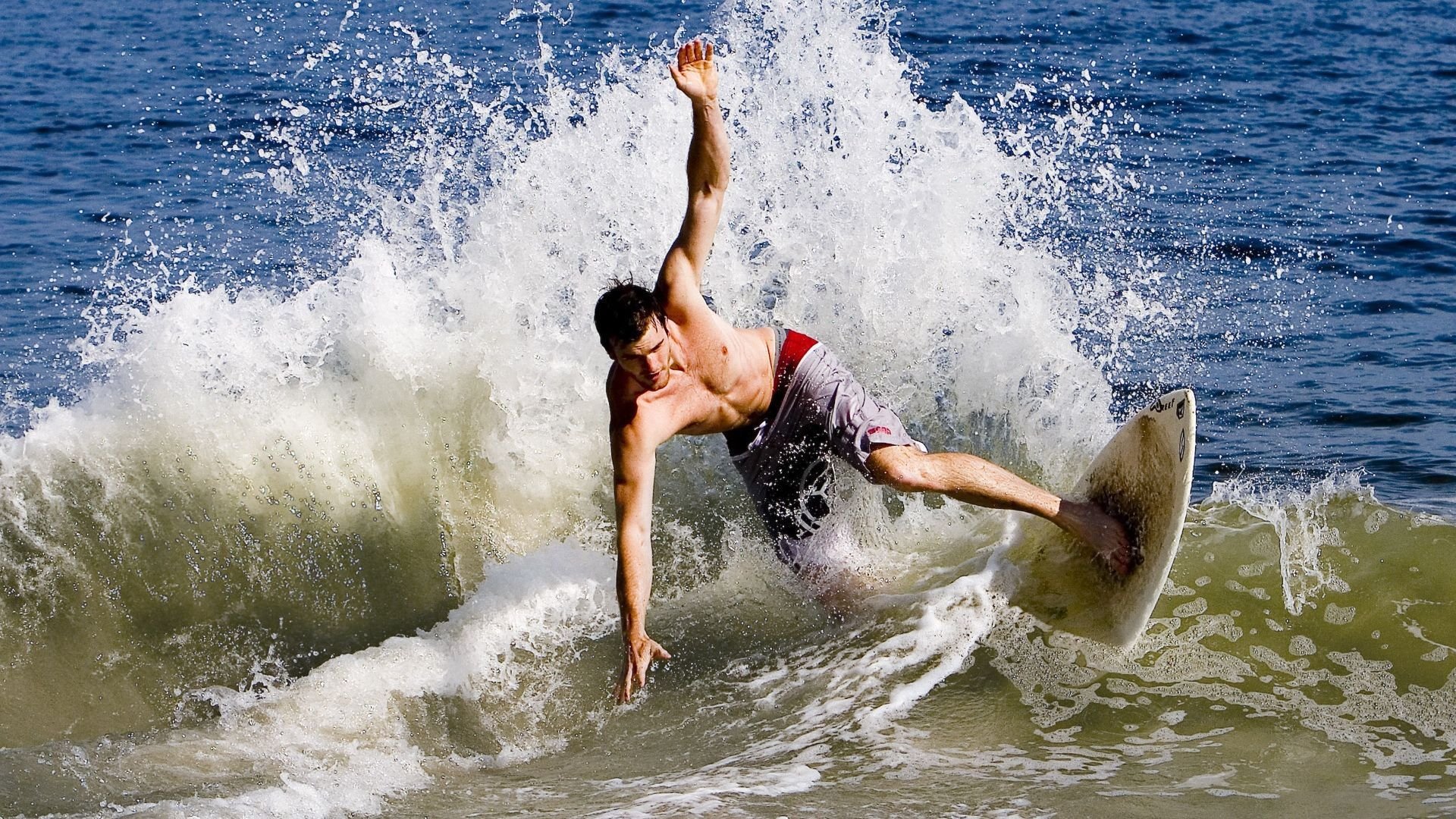 从迈阿密到世界杯，防守的艺术与巨星的接管