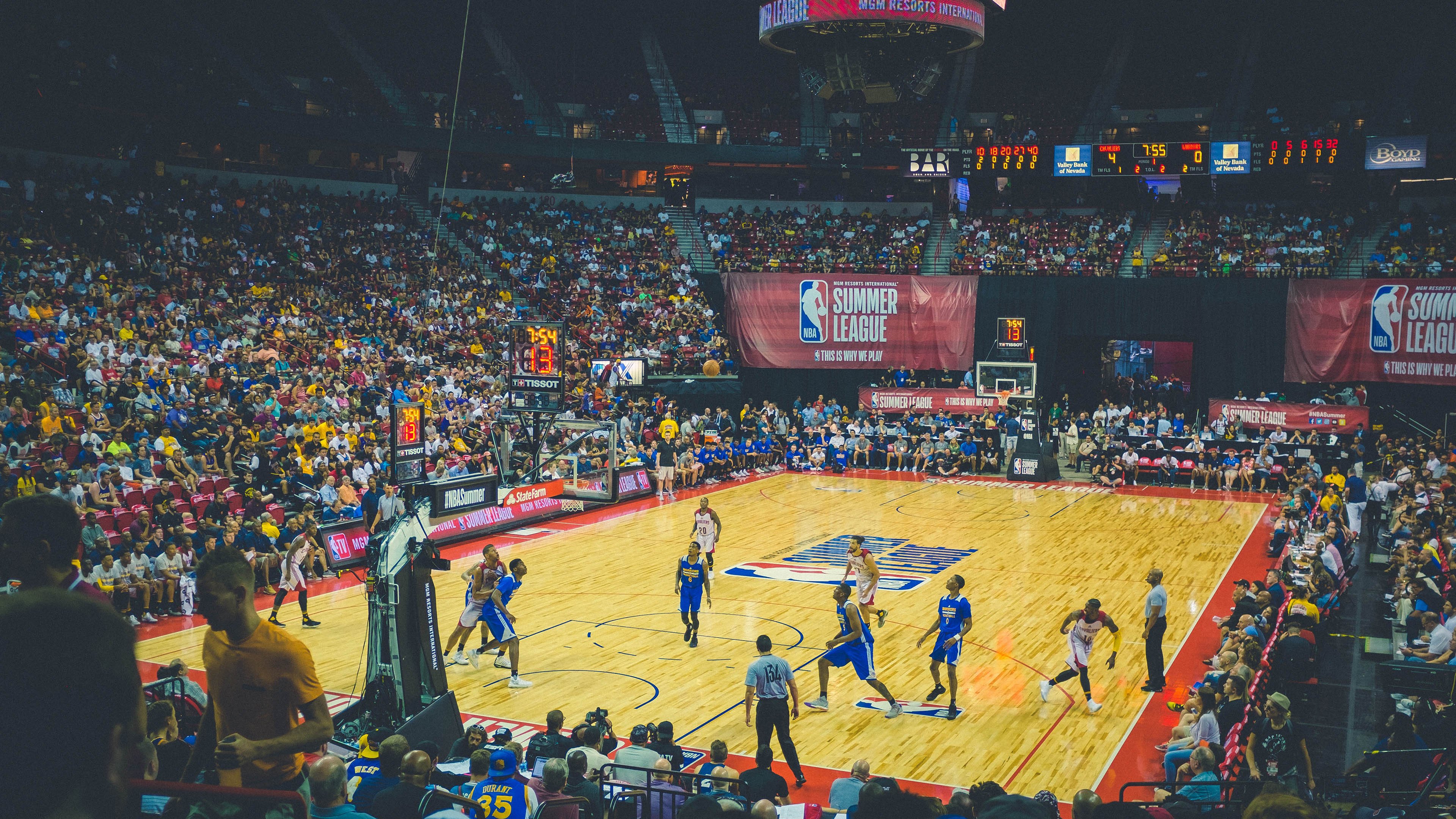 凯尔特人巅峰对决险胜掘金，切特·霍姆格伦终成关键先生