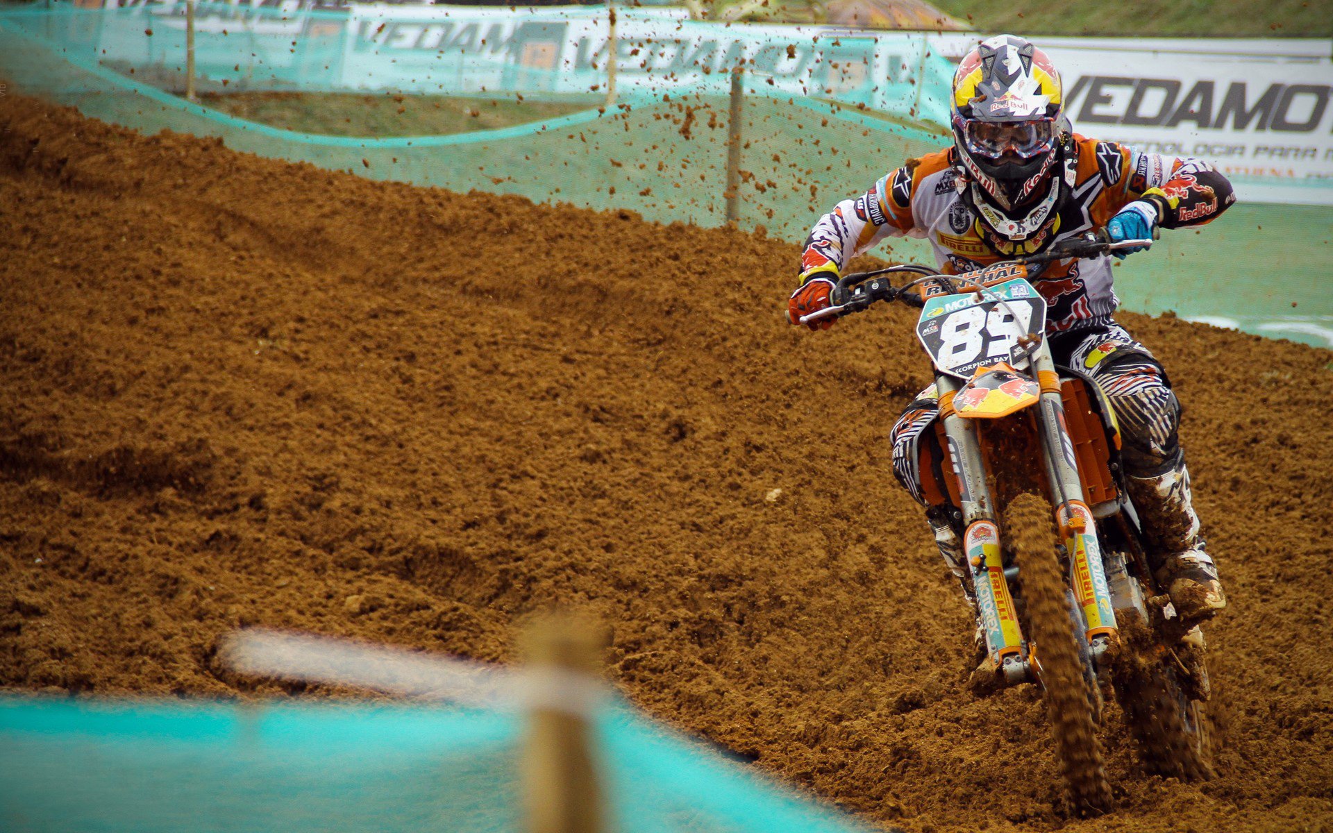 绿茵场上的东方亮剑，梁靖崑高光表现映衬葡萄牙队横扫波兰队